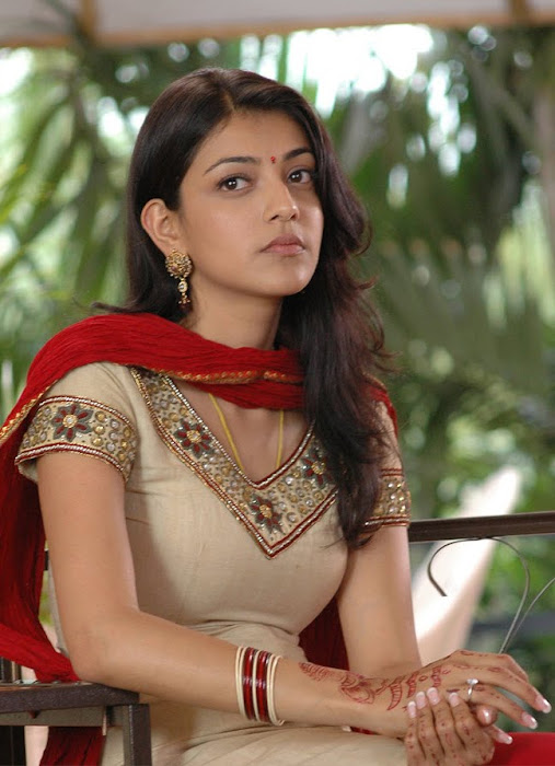 kajal agarwal looking from aarya actress pics